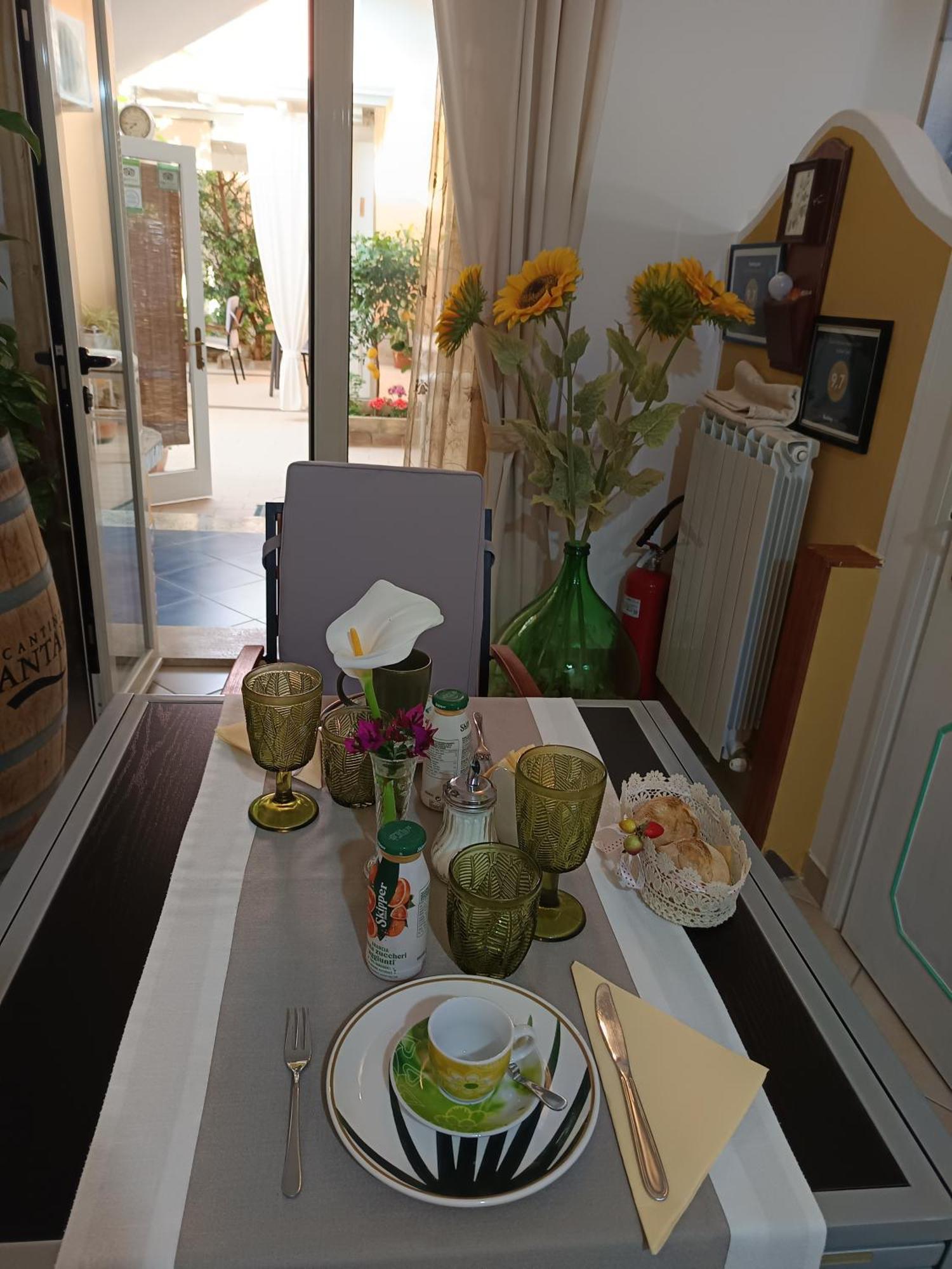 Domos Le Due Tuie Bed & Breakfast Piscinas Exterior photo