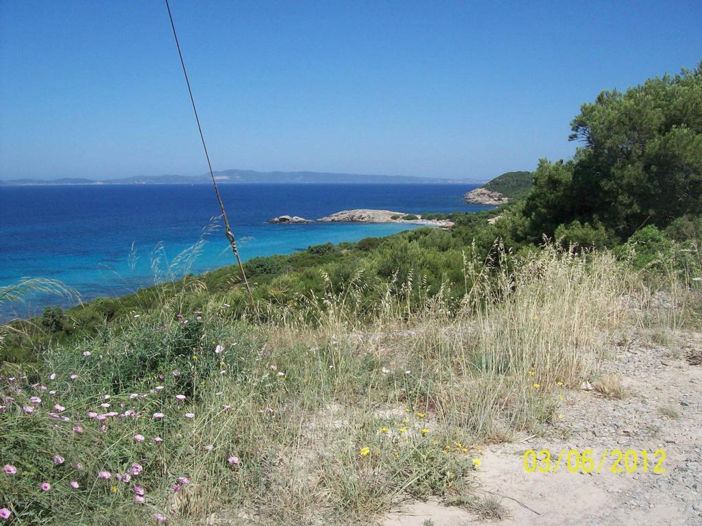 Domos Le Due Tuie Bed & Breakfast Piscinas Exterior photo