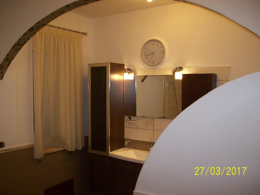 Domos Le Due Tuie Bed & Breakfast Piscinas Exterior photo