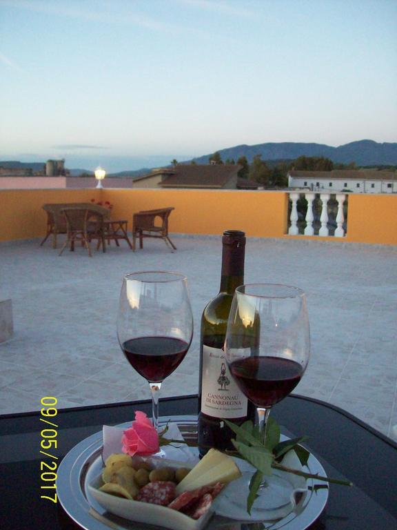 Domos Le Due Tuie Bed & Breakfast Piscinas Exterior photo